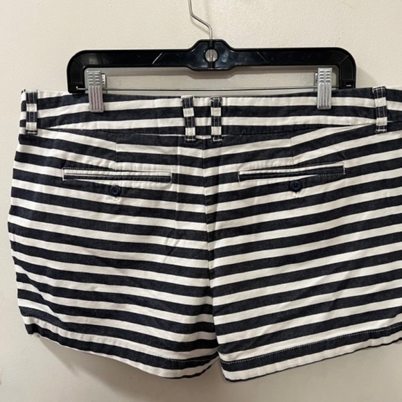 KHAKIS BY GAP The 3 Inch Short Womens Blue Striped Stretch Denim Size 16 - Picture 4 of 10